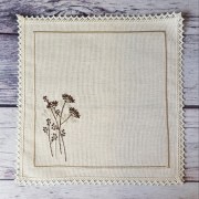 Серветка з вишивкою та мереживом Кріп