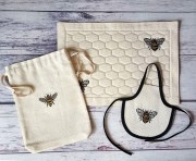 Набір кухонний з вишивкою Серветка, Мішечок, Фартух на пляшку Бджілка