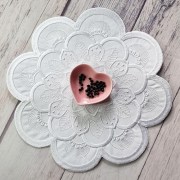 Серветка сервірувальна для столу, тумби, комоду біла