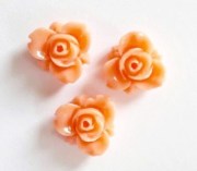 Роза кабошон из смолы абрикосовый H006-05
