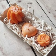 Свічки ручної роботи із пальмового воску з ароматом гуава-цитрус.