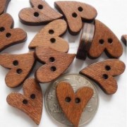 Пуговица деревянная декоративная Сердце WS-036