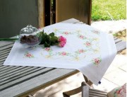 Набор для вышивания Vervaco Скатерть Гирлянда с розами 0150104