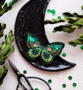 Набор для создания Брошь Бабочка Изумрудный август на холсте Абрис Арт AD-035