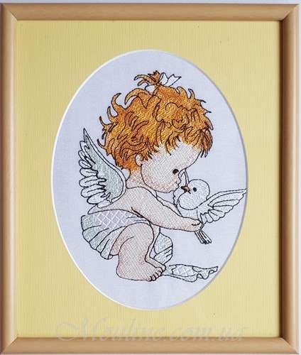 Картина вышитая в раме с паспарту Ангелок со стеклом